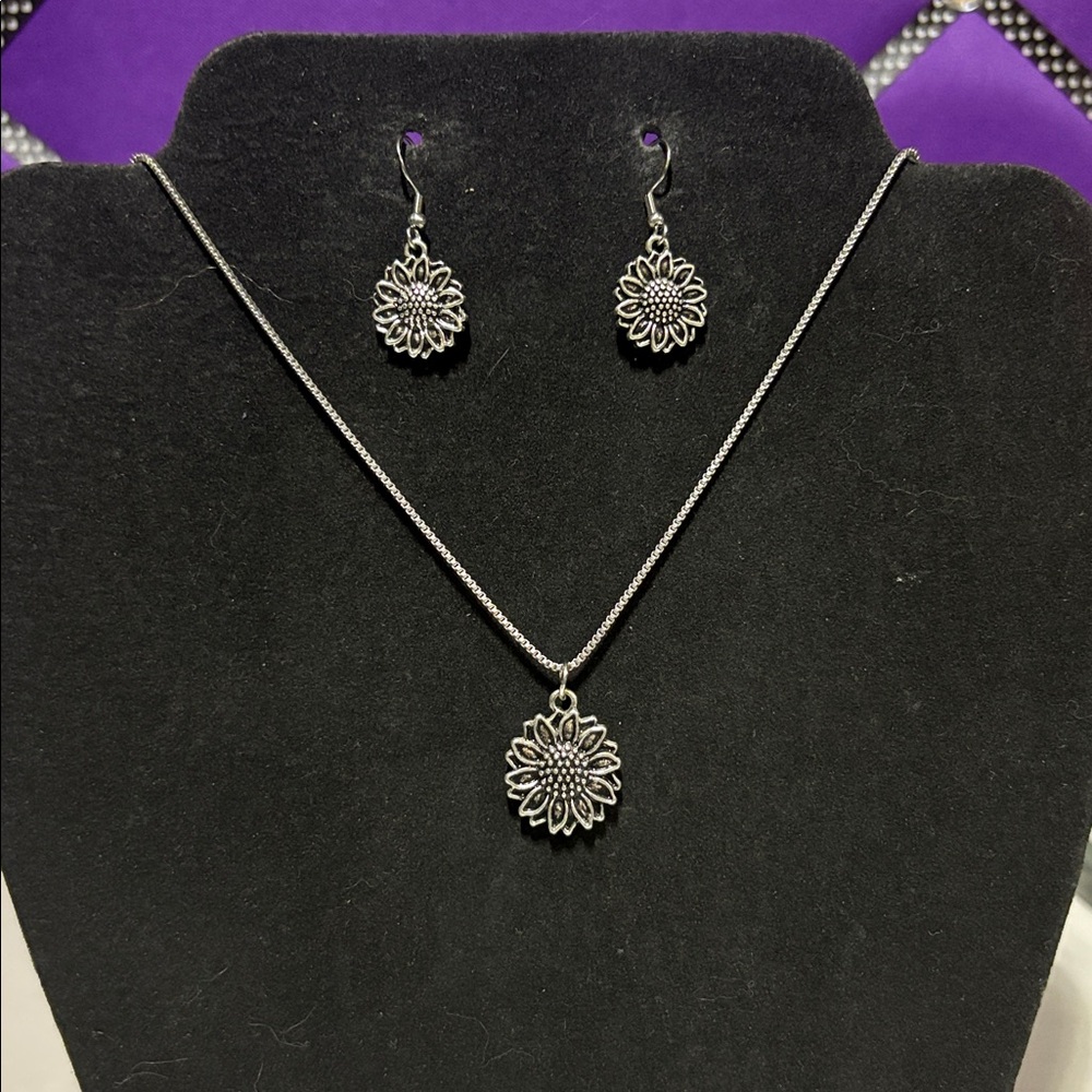 Sunflower Earrings/Necklace Set